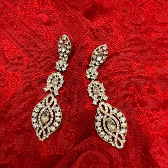 Bridal or event long drop earrings. - Picture 4 of 4